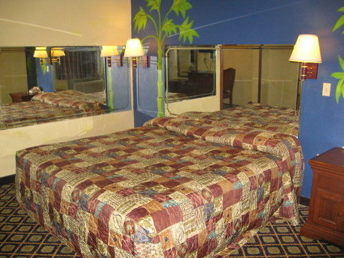 Economy Inn New Orleans Arabi Экстерьер фото